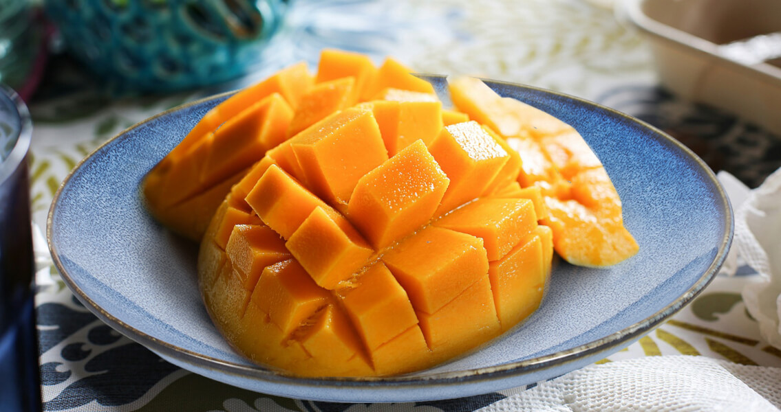 Как правильно почистить манго