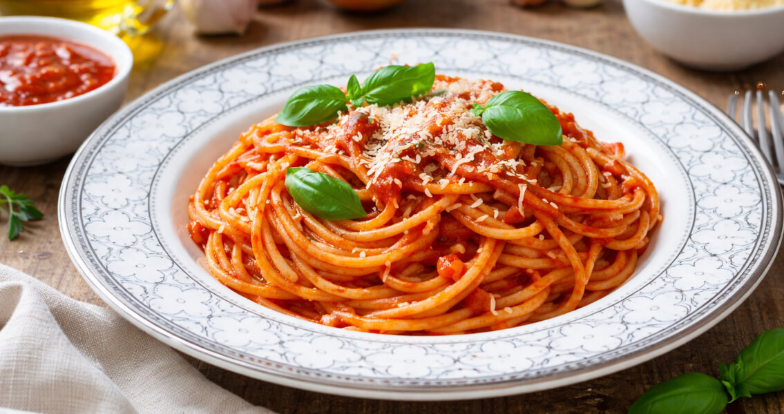 Спагетти с томатной пастой — простой рецепт итальянской пасты дома