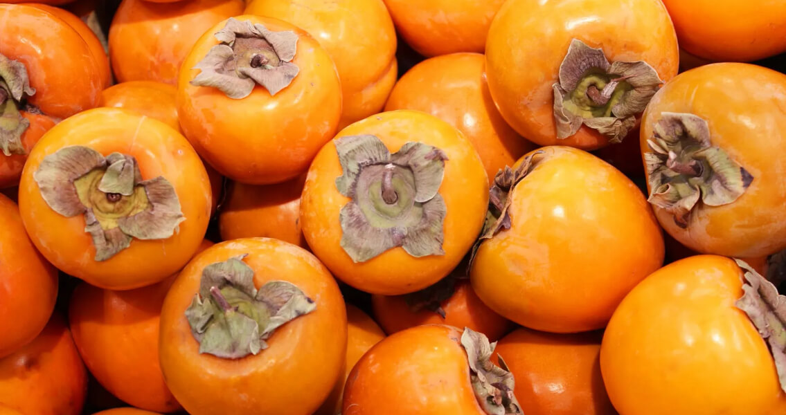 Хурма: польза и вред, как выбрать сладкую и не вяжущую