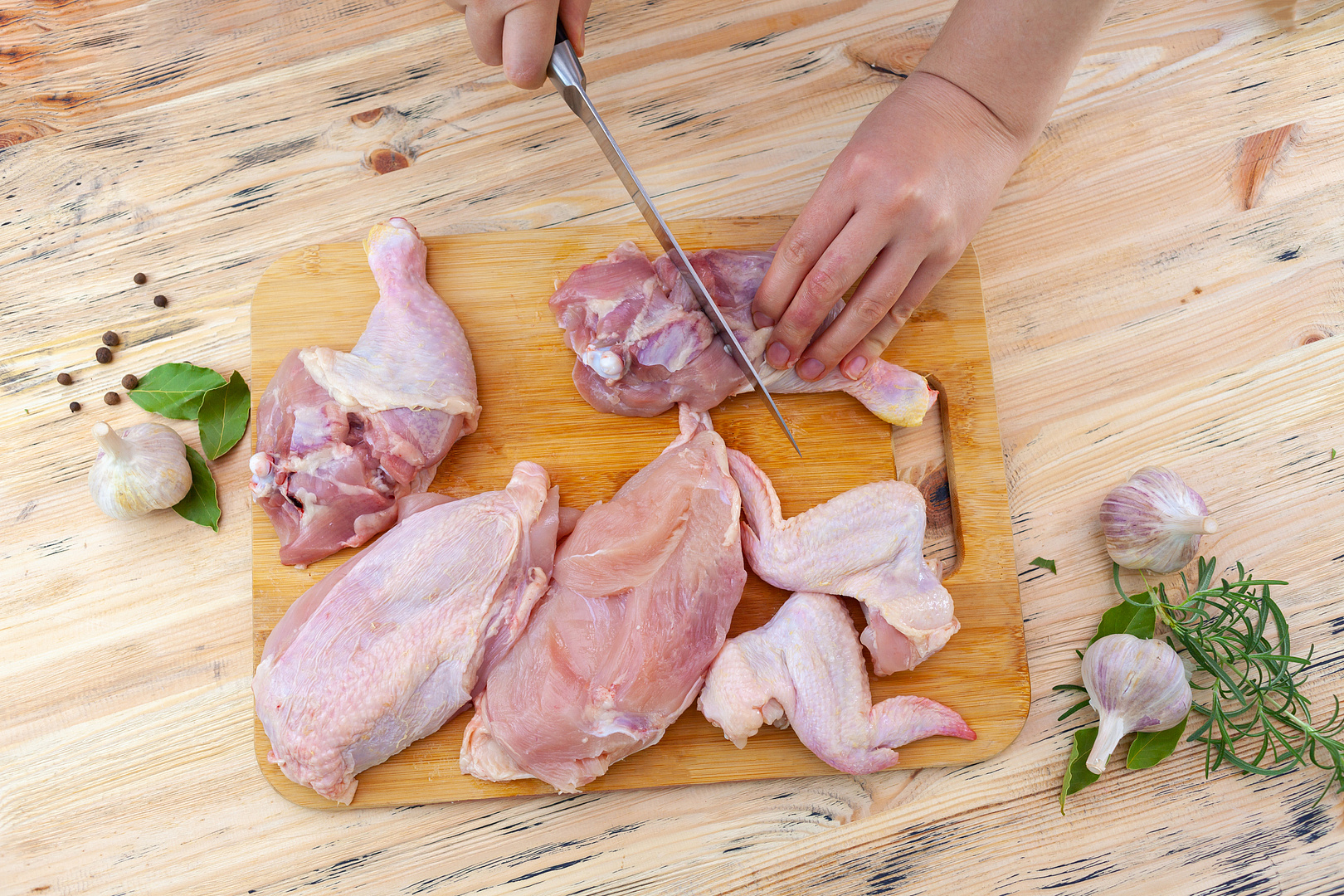 3 правила, которые помогут быстро разделать курицу
